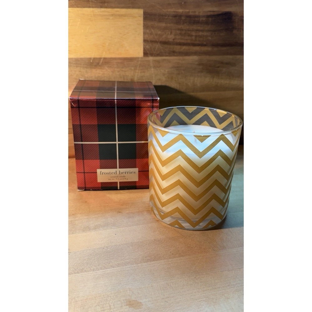 QVC Frosted Berries Scented Candle 9.5 Oz Chevron Decorative Glass Holder NEW